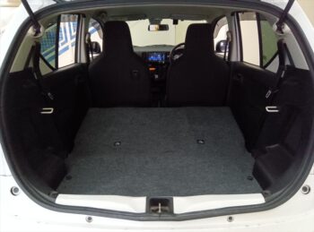 アルト ターボRS　オーディオレス　バックアイカメラ装着車　4WD