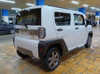 タフト Ｇターボ ダーククロムベンチャー　純正9インチディスプレイオーディオ 4WD 未使用車