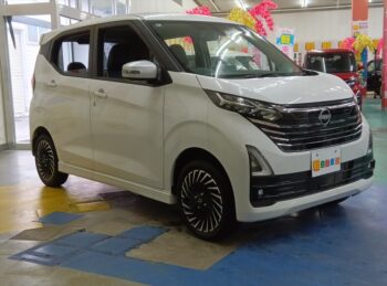 デイズ ハイウェイスターGターボ　アーバンクロム　プロパイロットエディション　後期型　4WD