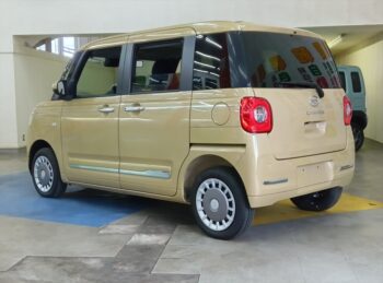 ムーヴキャンバス セオリーG　未使用車　4WD