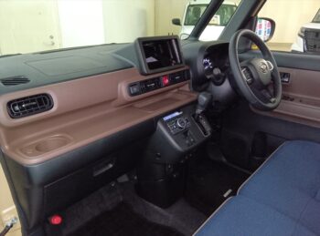 ムーヴキャンバス セオリーG　未使用車　4WD