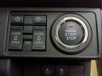 ムーヴキャンバス セオリーG　未使用車　4WD