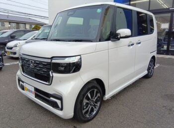 N-BOXカスタム ベースグレード 未使用車
