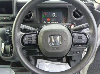 N-BOXカスタム ベースグレード 未使用車