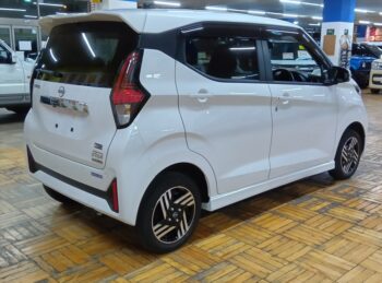 デイズ ハイウェイスターＸ　アラウンドビューモニター 4WD