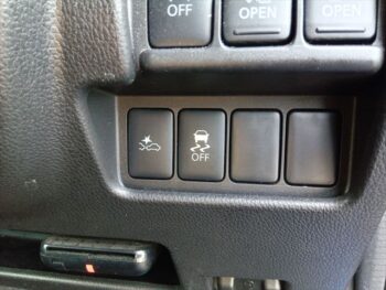 eKスペースカスタム Ｔ ターボ ｅアシスト 4WD