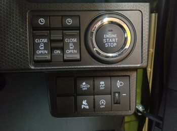 タント ファンクロス　純正ナビＴＶ　バックカメラ 4WD