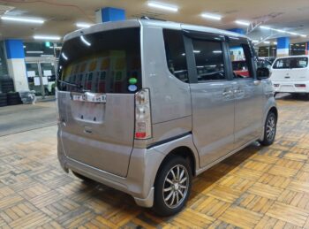 N-BOX Ｇ　ＳＳパッケージ　純正ナビＴＶ　バックカメラ 4WD