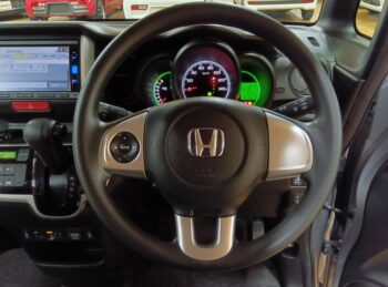 N-BOX Ｇ　ＳＳパッケージ　純正ナビＴＶ　バックカメラ 4WD