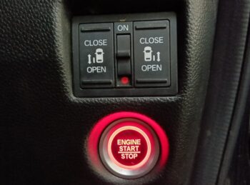 N-BOXカスタム G・EXターボ　4WD