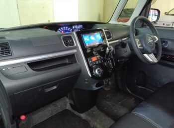 タントカスタム X　トップエディションSA　ナビバックカメラ　4WD