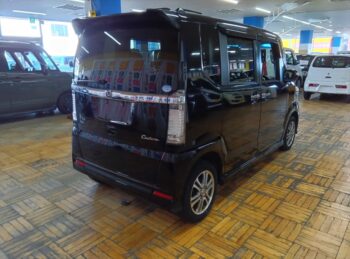 N-BOX+カスタム Ｇ・ターボパッケージ　社外ナビＴＶ　バックカメラ 4WD