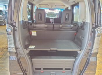 N-BOX+カスタム Ｇ・ターボパッケージ　社外ナビＴＶ　バックカメラ 4WD