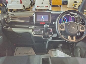 N-BOX+カスタム Ｇ・ターボパッケージ　社外ナビＴＶ　バックカメラ 4WD