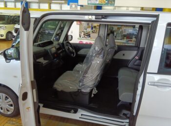 タント Ｌ　純正ナビＴＶ　バックカメラ 4WD