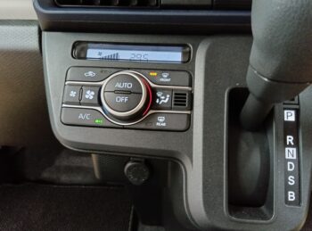 タント Ｌ　純正ナビＴＶ　バックカメラ 4WD