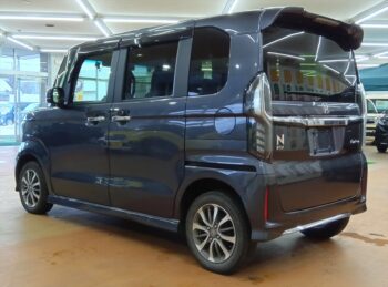 N-BOXカスタム Ｌ 後期型　純正ナビＴＶ・バックカメラ 4WD