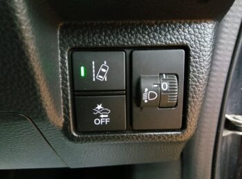 N-BOXカスタム Ｌ 後期型　純正ナビＴＶ・バックカメラ 4WD