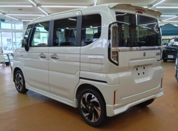 スペーシアカスタム ハイブリッドＸＳ　全方位モニター付純正ナビＴＶ スズキコネクト 未使用車  4WD