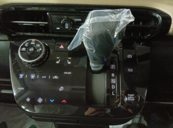 デリカミニ T プレミアム デリマルパッケージ ターボ 届出済未使用車 4WD