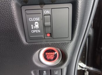 N-BOXカスタム Ｇ・Ｌ ホンダセンシング 社外ナビ・バックカメラ 4WD