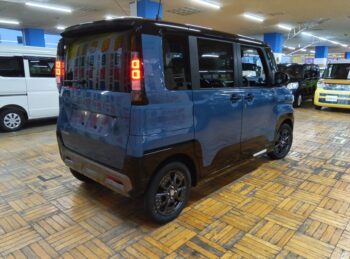 デリカミニ T プレミアム デリマルパッケージ  4WD　ターボ　届出済未使用車