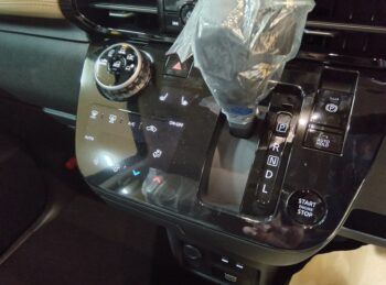 デリカミニ T プレミアム デリマルパッケージ  4WD　ターボ　届出済未使用車