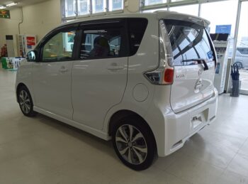 デイズ ハイウェイスターGターボ　純正ナビTVアラウンドビューモニター　4WD