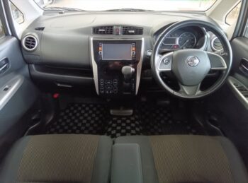 デイズ ハイウェイスターGターボ　純正ナビTVアラウンドビューモニター　4WD