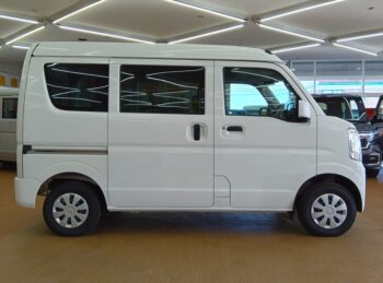 エブリイバン ＰＣ６型 純正バックアイカメラ付ディスプレイオーディオ  未使用車 4WD