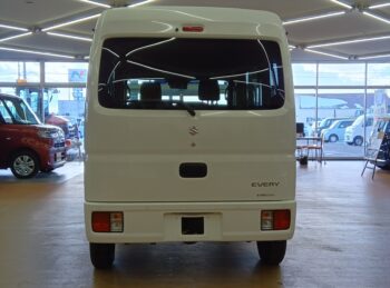 エブリイバン ＰＣ６型 純正バックアイカメラ付ディスプレイオーディオ  未使用車 4WD