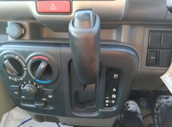 エブリイバン PA セーフティサポート ナビ・バックカメラ 4WD