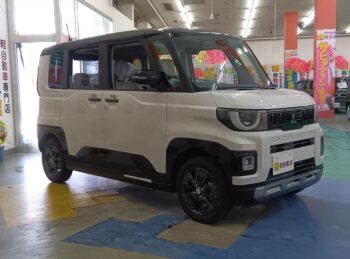 デリカミニ T プレミアム デリマルパッケージ ターボ　未使用車 4WD