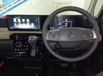 デリカミニ T プレミアム デリマルパッケージ ターボ　未使用車 4WD