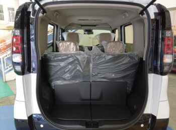 デリカミニ T プレミアム デリマルパッケージ ターボ　未使用車 4WD