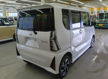 タントカスタム X パノラマモニターカメラ 未使用車 4WD