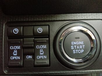 タントカスタム X パノラマモニターカメラ 未使用車 4WD