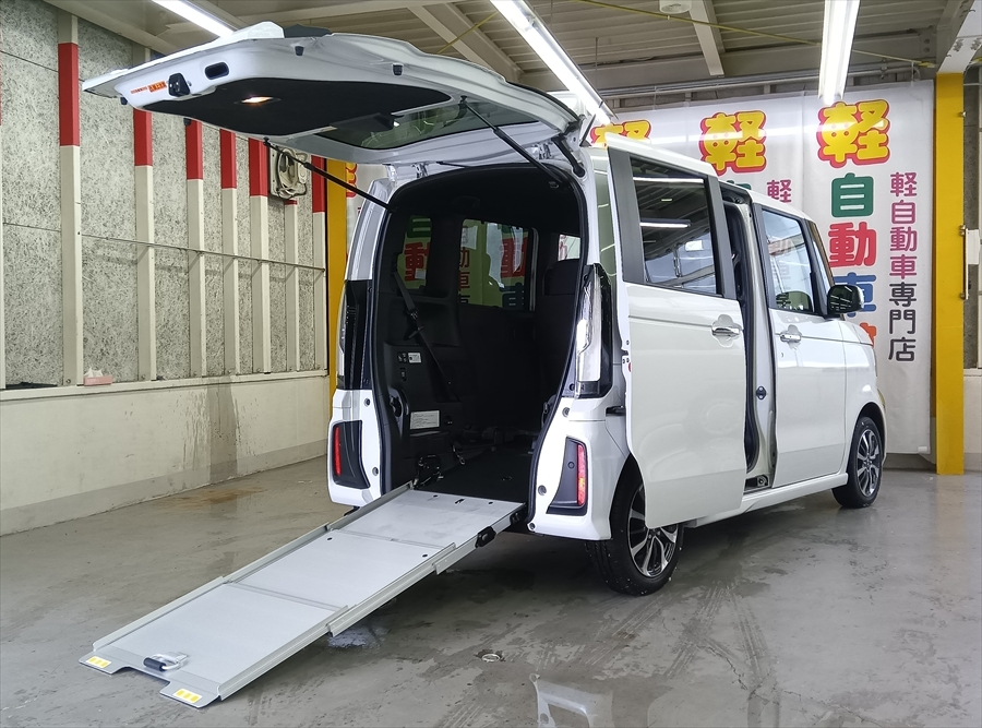 N-BOXカスタム スロープ 福祉車両車椅子仕様 純正ナビTV 4WD