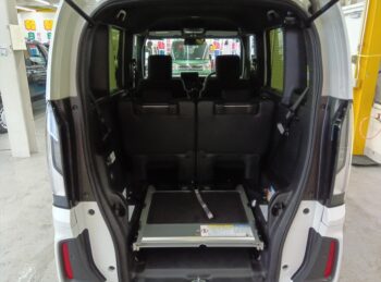 N-BOXカスタム スロープ 福祉車両車椅子仕様 純正ナビTV 4WD
