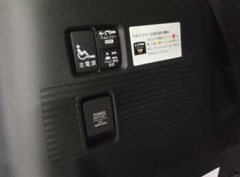 N-BOXカスタム スロープ 福祉車両車椅子仕様 純正ナビTV 4WD