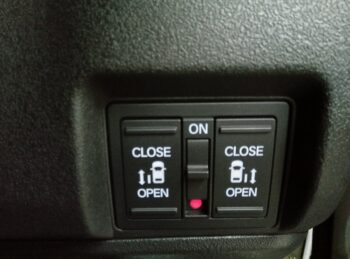 N-BOXカスタム スロープ 福祉車両車椅子仕様 純正ナビTV 4WD