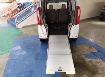 N-BOX G・スロープ　L　ホンダセンシング　福祉車両車いす仕様　純正ナビバックカメラ　4WD