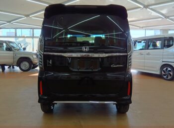 N-BOXカスタム Ｌ　純正８インチナビＴＶ・バックカメラ　後期型 4WD