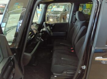 N-BOXカスタム Ｌ　純正８インチナビＴＶ・バックカメラ　後期型 4WD