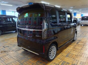 N-BOXカスタム Ｌ・ターボ　純正ナビＴＶ　バックカメラ　後期型 4WD