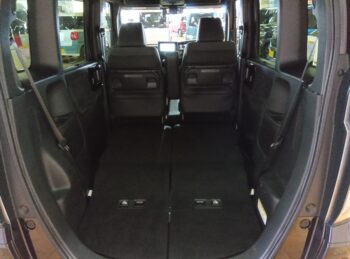 N-BOXカスタム Ｌ・ターボ　純正ナビＴＶ　バックカメラ　後期型 4WD