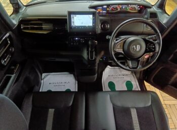 N-BOXカスタム Ｌ・ターボ　純正ナビＴＶ　バックカメラ　後期型 4WD