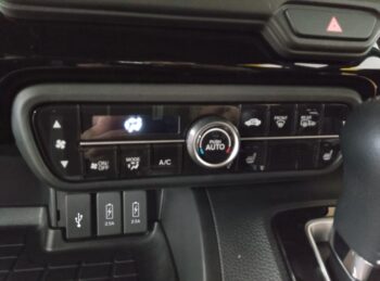 N-BOXカスタム Ｌ・ターボ　純正ナビＴＶ　バックカメラ　後期型 4WD