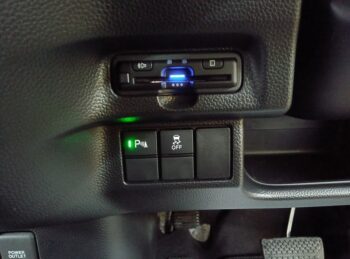 N-BOXカスタム Ｌ・ターボ　純正ナビＴＶ　バックカメラ　後期型 4WD