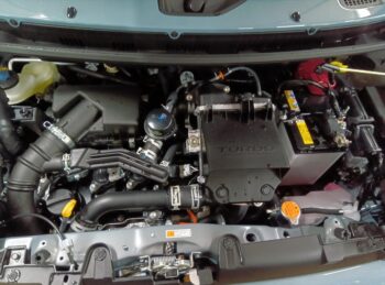 タフト Ｇターボクロムベンチャー　純正ナビ　ＴＶ　バックカメラ 4WD 未使用車